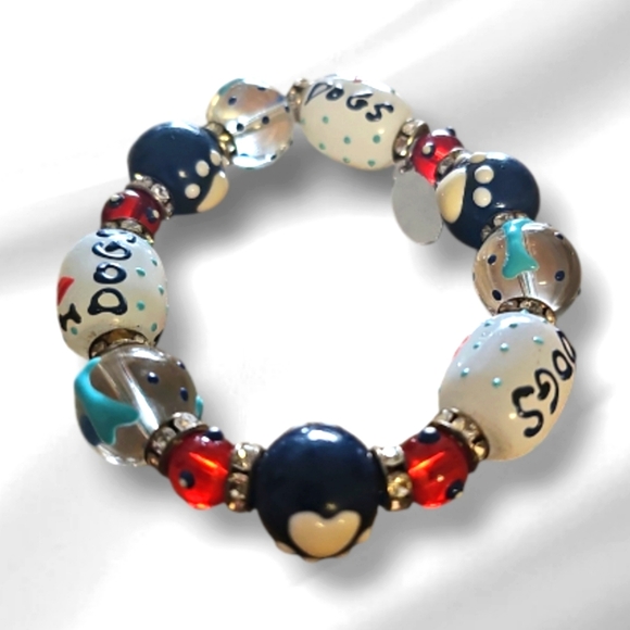 Kate & Macy Jewelry - Signed Kate & Macy I Love Dogs Glass Design Bead Streachy Bracelet.